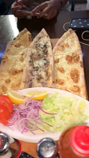 Aksaray Grillhaus Pizza Pide